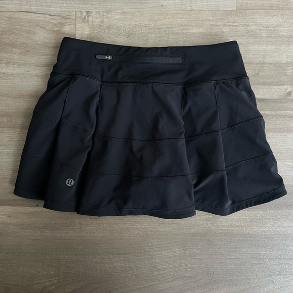 Lululemon Pace Rival Skirt in Black Size 2 Regular Lenght NWOT - Picture 1 of 7